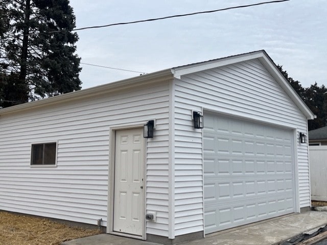 view of detached garage