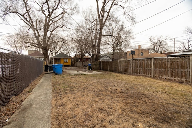 view of yard featuring a fenced backyard