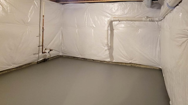 basement with crawl space