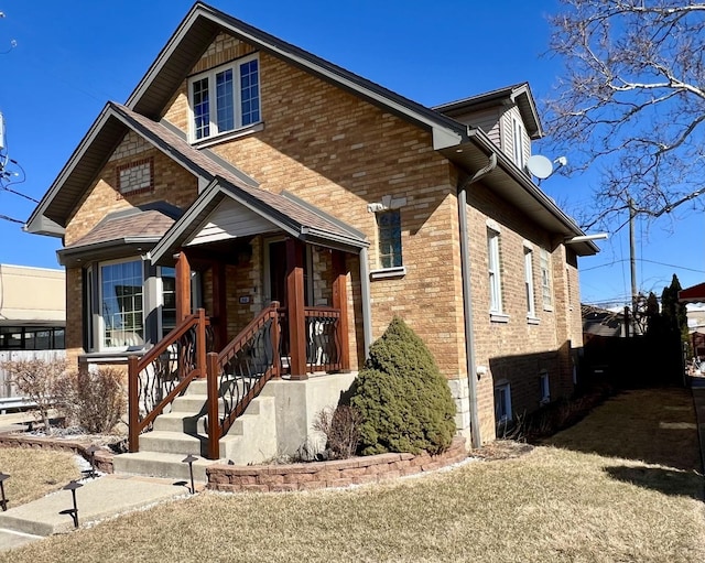 view of front facade with brick siding