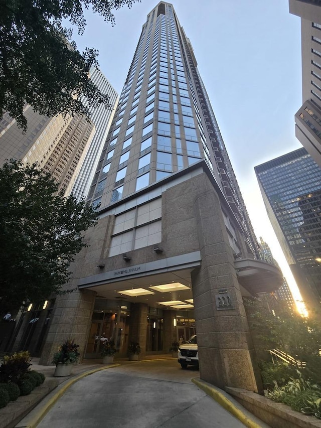 222 N Columbus Dr Unit 2102, Chicago, IL 60601 - photo 1