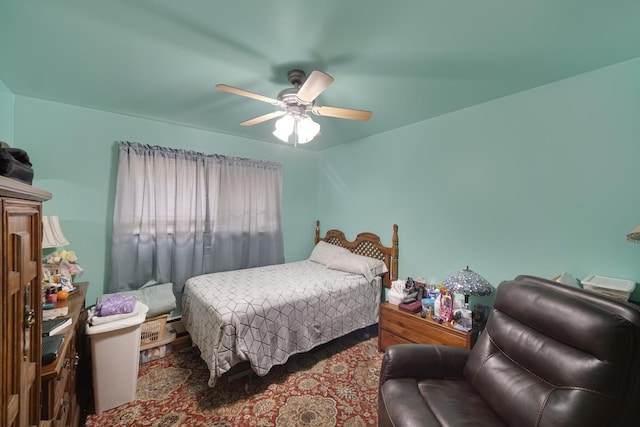 bedroom with a ceiling fan