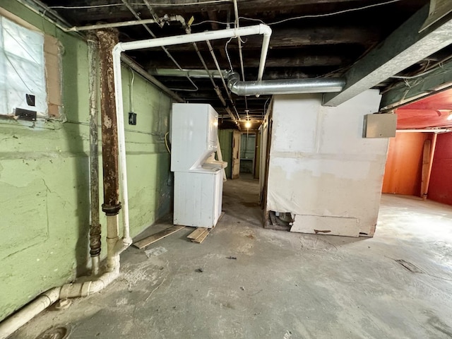 view of unfinished basement