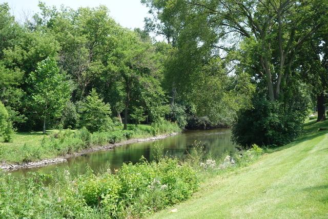 view of nature featuring a water view