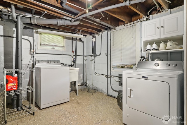 39575 N Dilleys Rd, Wadsworth, IL 60083 - clothes washing area with independent washer and dryer and cabinet space