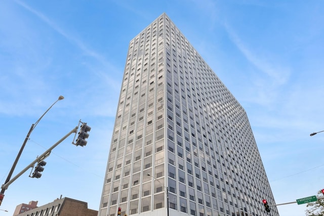 4343 N Clarendon Ave Unit 513, Chicago, IL 60613 - photo 1