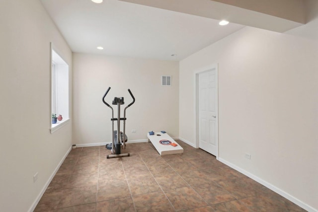 workout room featuring visible vents, recessed lighting, and baseboards