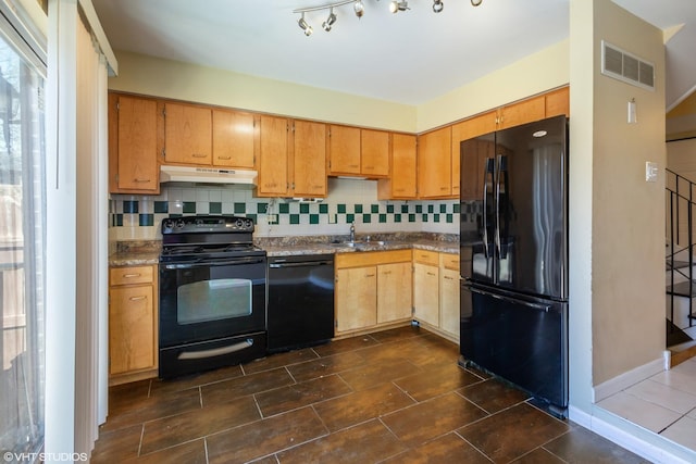 kitchen with visible vents, a sink, decorative backsplash, black appliances, and under cabinet range hood