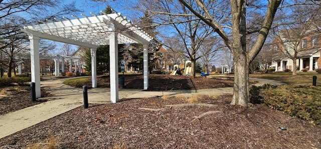 view of yard featuring a pergola