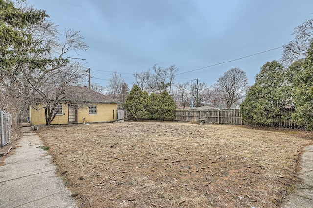 view of yard featuring a fenced backyard