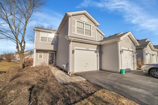 view of front of property featuring driveway