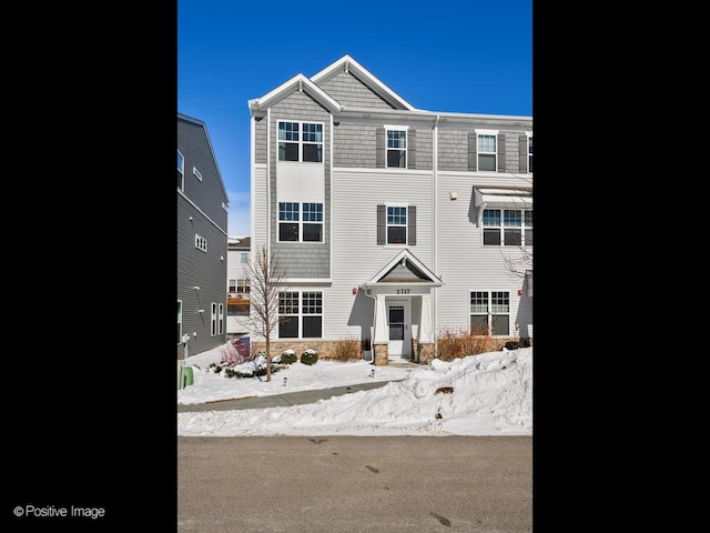 view of front of house