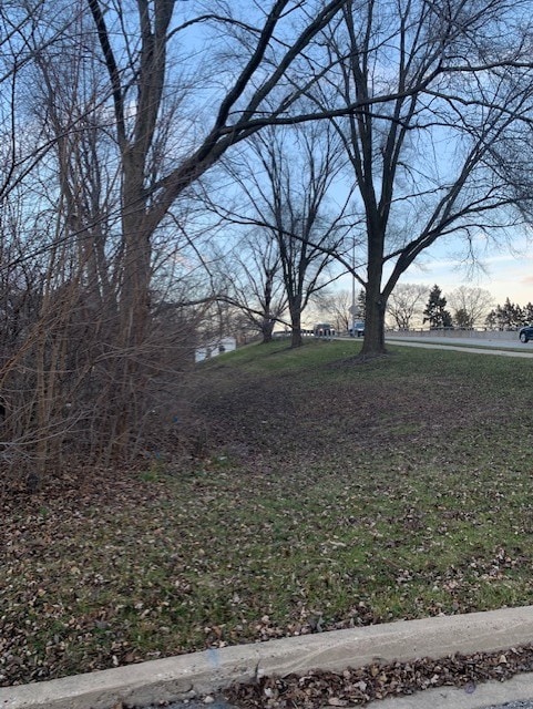 636 E 4th Ave, Naperville, IL 60540