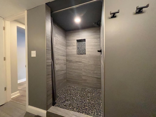 5-124 Sunrise Ct, Lanark, IL 61046 - full bathroom featuring a shower stall