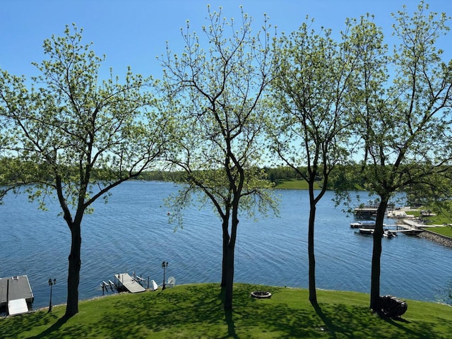 5-124 Sunrise Ct, Lanark, IL 61046 - view of water feature