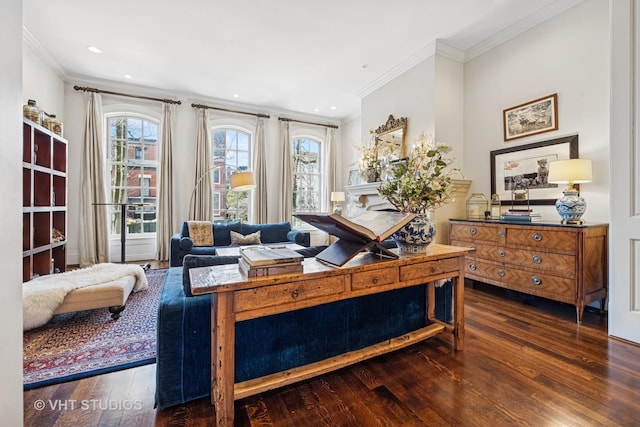 living area featuring recessed lighting, ornamental molding, and hardwood / wood-style flooring