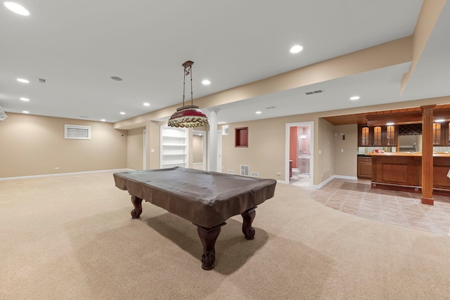 rec room with recessed lighting, light carpet, visible vents, and wet bar