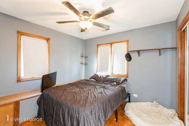 bedroom with ceiling fan