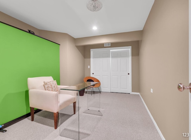 living area with recessed lighting, carpet flooring, visible vents, and baseboards