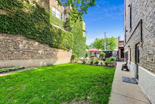 view of yard with a patio