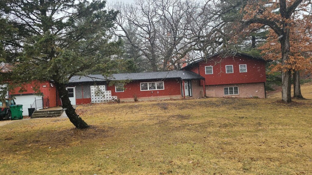 217 Park Dr, Dixon, IL 61021 - photo 1