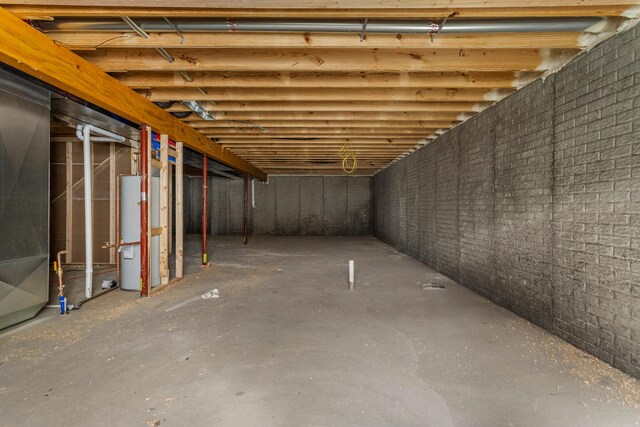 unfurnished room featuring visible vents, baseboards, carpet, and a ceiling fan