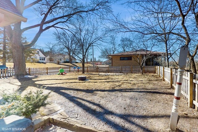 view of yard featuring fence