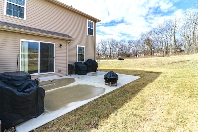 view of yard with a patio area