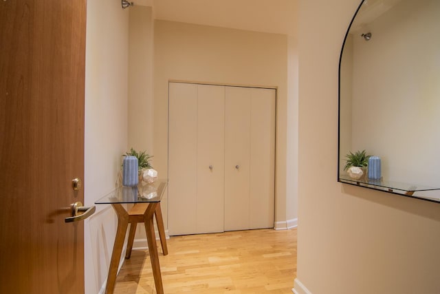 1322 S Prairie Ave Unit 1413, Chicago, IL 60605 - hall featuring light wood-type flooring and baseboards