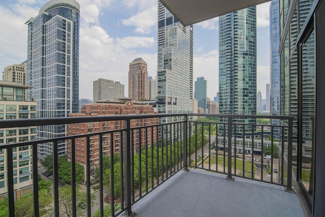 1322 S Prairie Ave Unit 1413, Chicago, IL 60605 - balcony featuring a skyline view