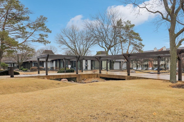 view of front of property with a front yard