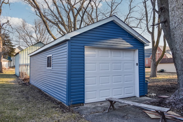 view of detached garage