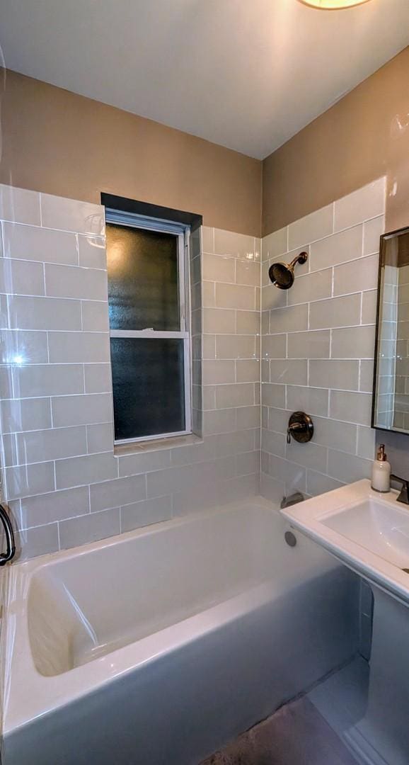 bathroom featuring shower / bathing tub combination