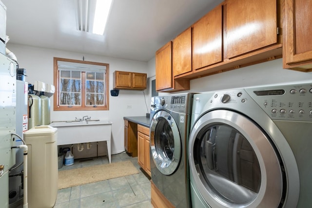 22915 Mcguire Rd, Wilmington, IL 60481 - laundry room featuring cabinet space and separate washer and dryer