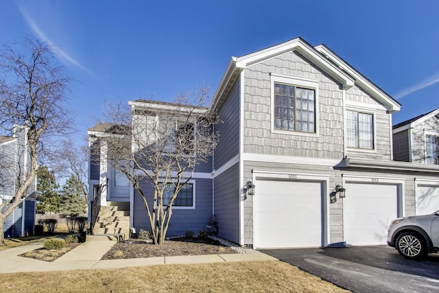 view of front of home featuring a garage and driveway