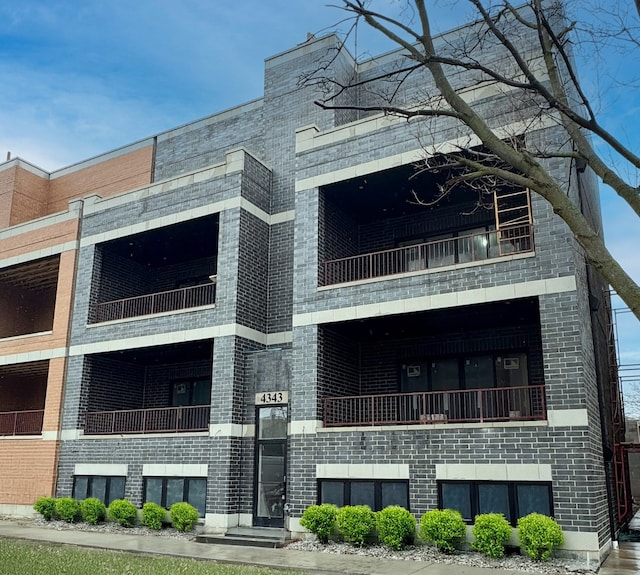 4343 N Richmond Ave Unit 1S, Chicago, IL 60618 - view of building exterior