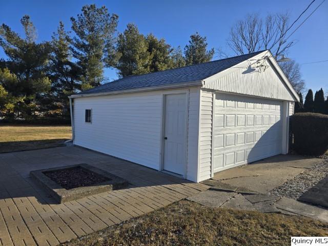 view of detached garage