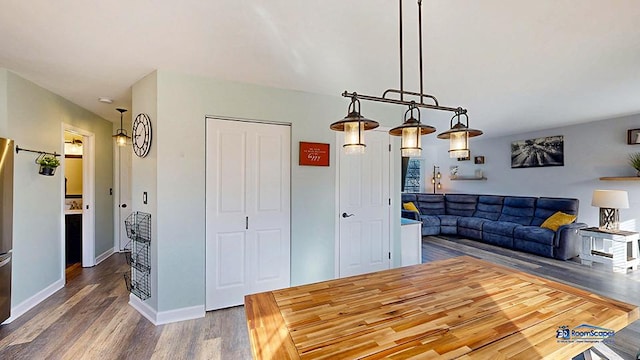 950 Donnelly Pl, Mchenry, IL 60050 - living room with wood finished floors and baseboards