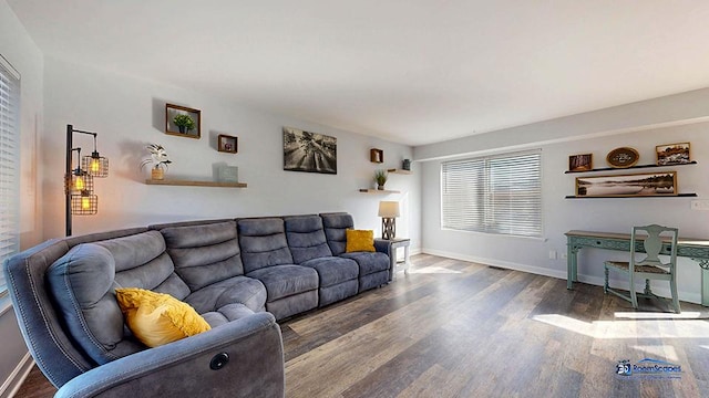 950 Donnelly Pl, Mchenry, IL 60050 - living area featuring wood finished floors and baseboards