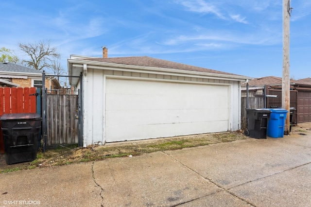 6118 N Kimball Ave, Chicago, IL 60659 - detached garage featuring fence