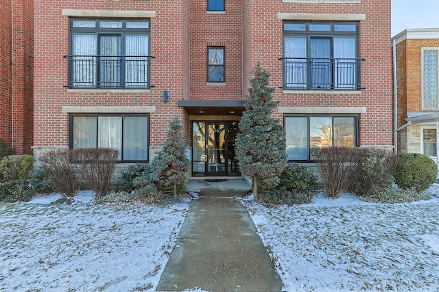 view of front facade with brick siding