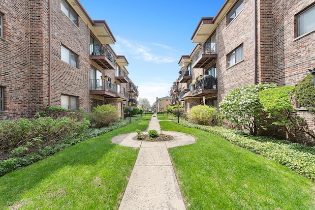 6453C N NW Hwy Unit 1S, Chicago, IL 60631 - view of home's community featuring a yard and a residential view