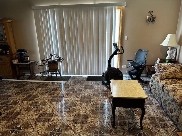 115 N Lavergne Ave, Northlake, IL 60164 - view of living area