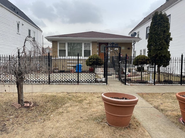 view of front of house featuring a fenced front yard