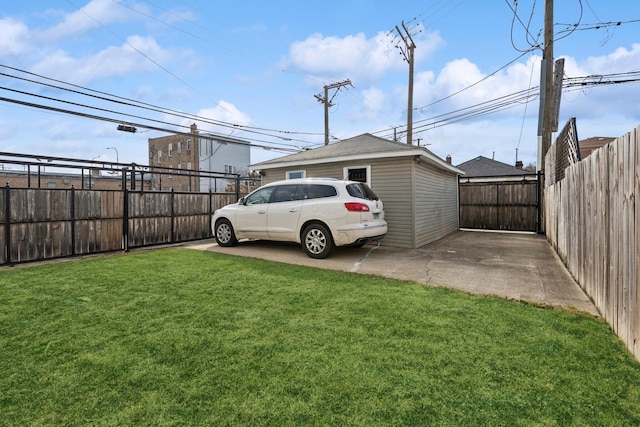 view of yard featuring a fenced backyard