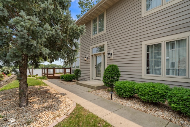 8043 Tamarack Ln, Morris, IL 60450 - view of exterior entry with a deck