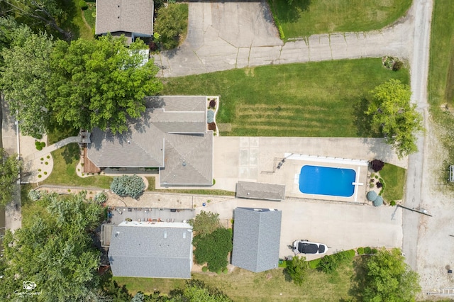 8043 Tamarack Ln, Morris, IL 60450 - bird's eye view of a pool