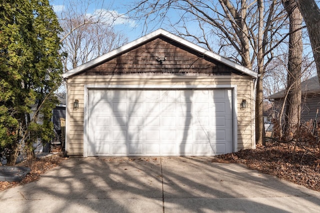 view of detached garage