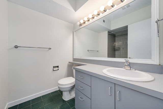 full bath featuring vanity, baseboards, visible vents, a shower, and toilet