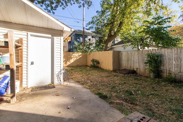 exterior space featuring a fenced backyard